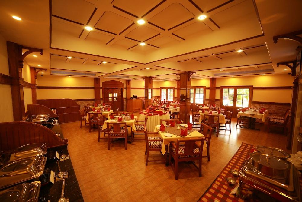 Quality Airport Hotels Nedumbassery Exteriör bild
