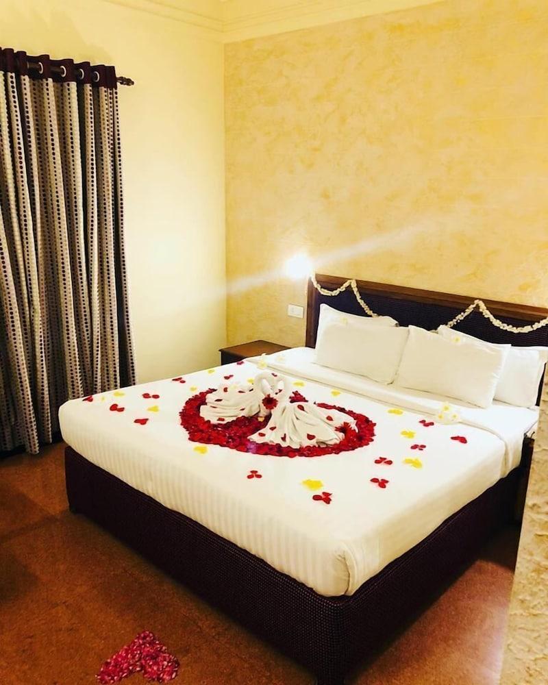 Quality Airport Hotels Nedumbassery Exteriör bild