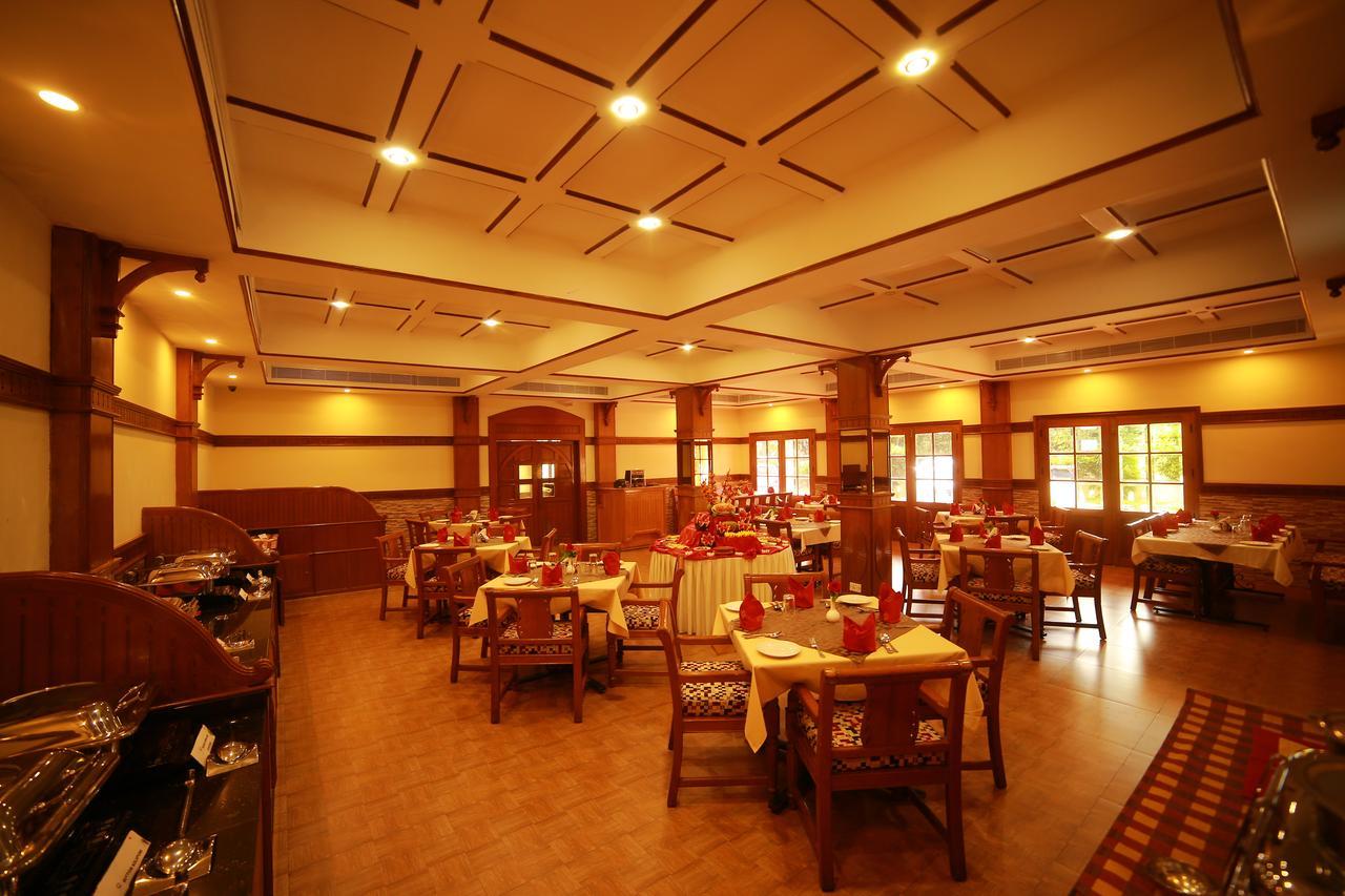 Quality Airport Hotels Nedumbassery Exteriör bild