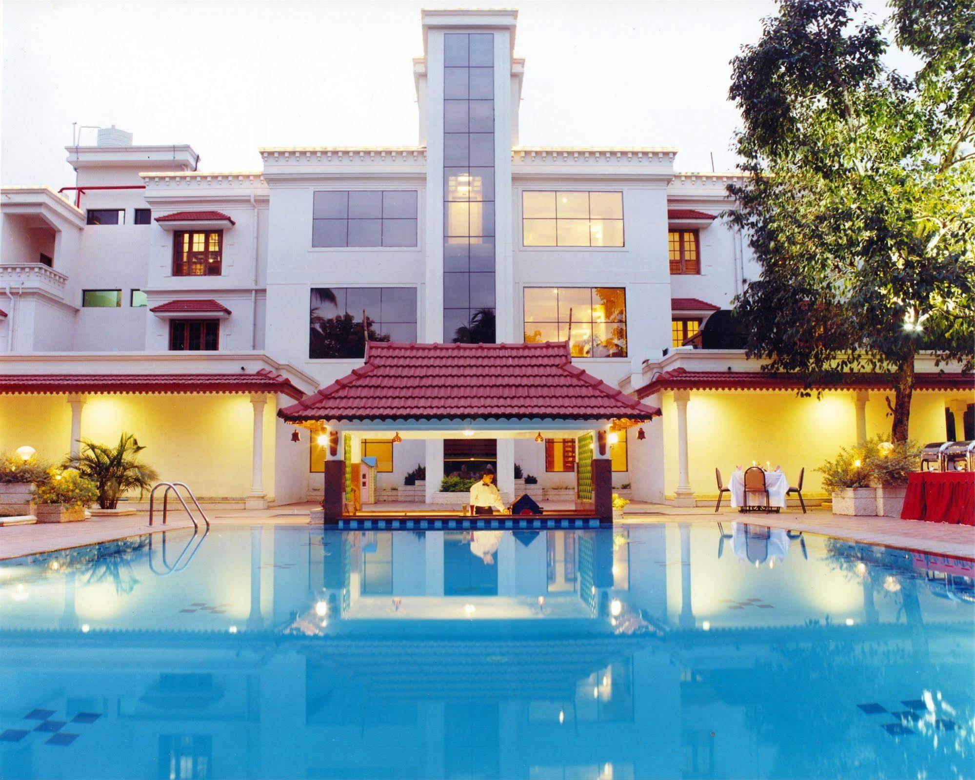 Quality Airport Hotels Nedumbassery Exteriör bild