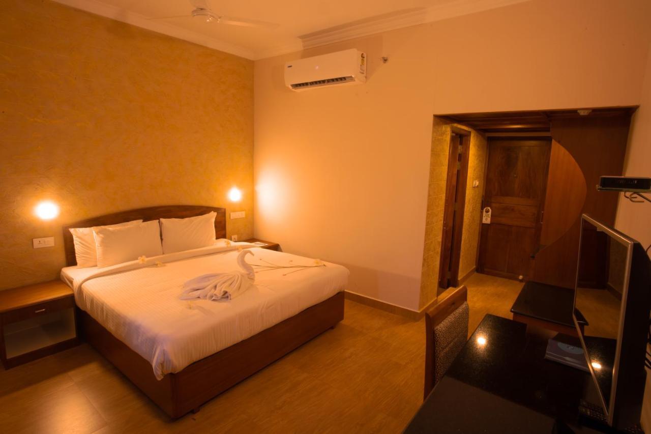 Quality Airport Hotels Nedumbassery Exteriör bild