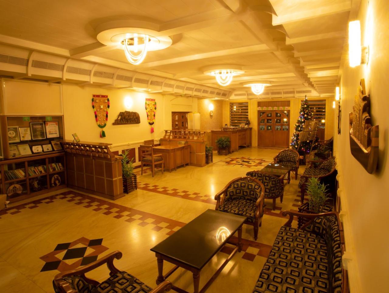 Quality Airport Hotels Nedumbassery Exteriör bild