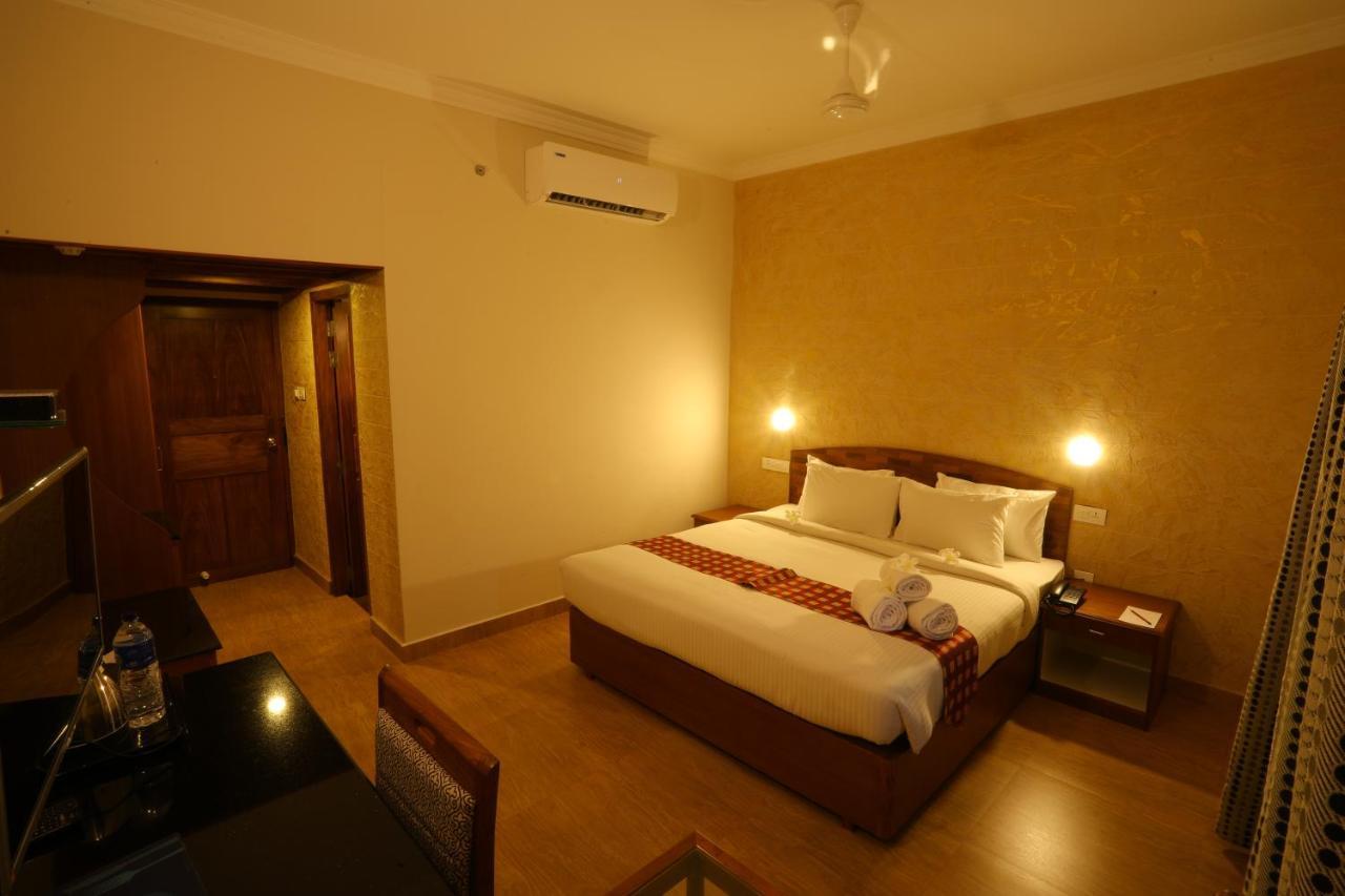Quality Airport Hotels Nedumbassery Exteriör bild