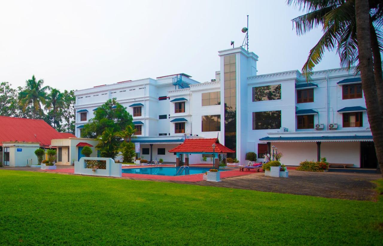 Quality Airport Hotels Nedumbassery Exteriör bild