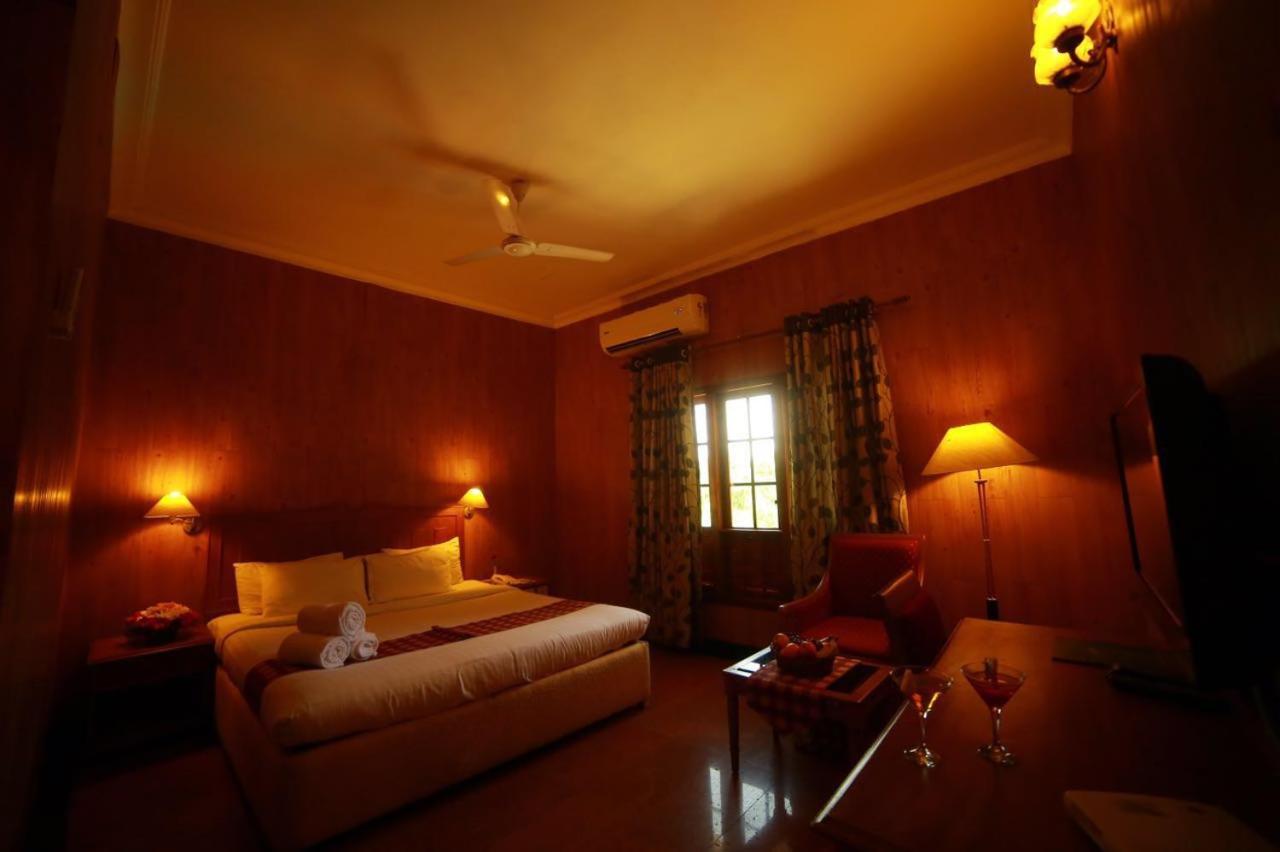 Quality Airport Hotels Nedumbassery Exteriör bild