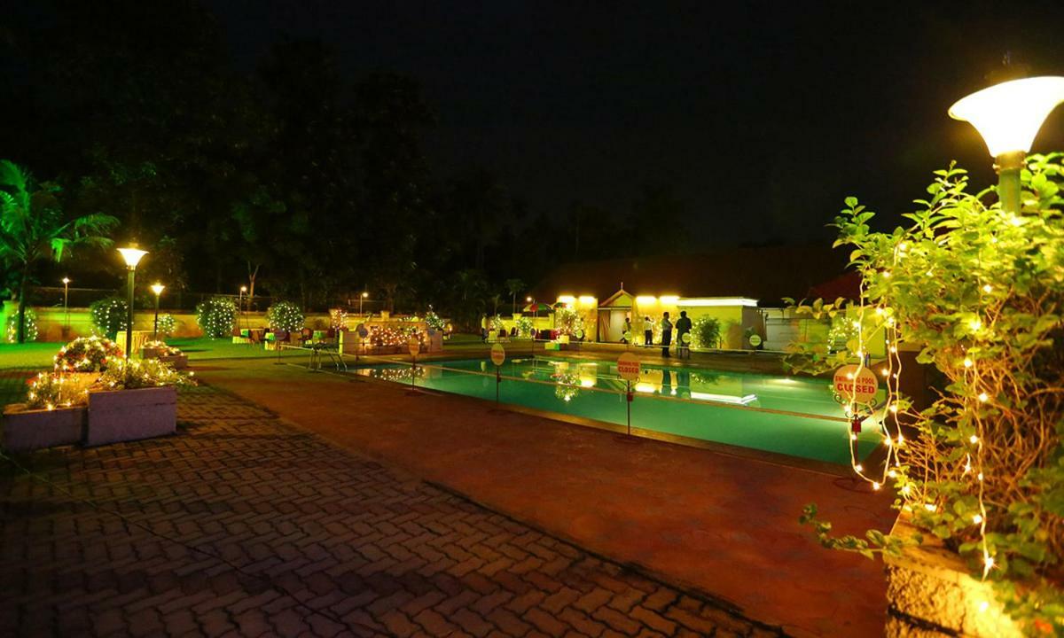 Quality Airport Hotels Nedumbassery Exteriör bild