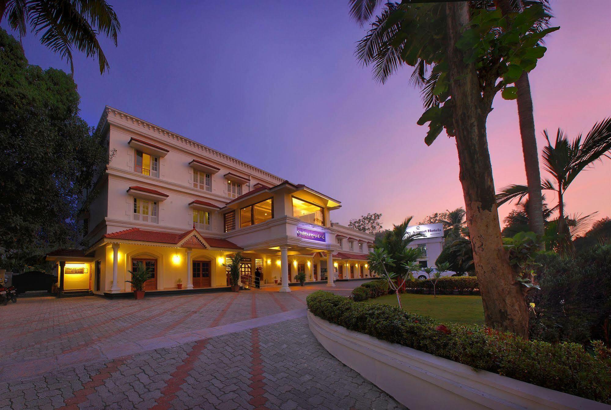 Quality Airport Hotels Nedumbassery Exteriör bild