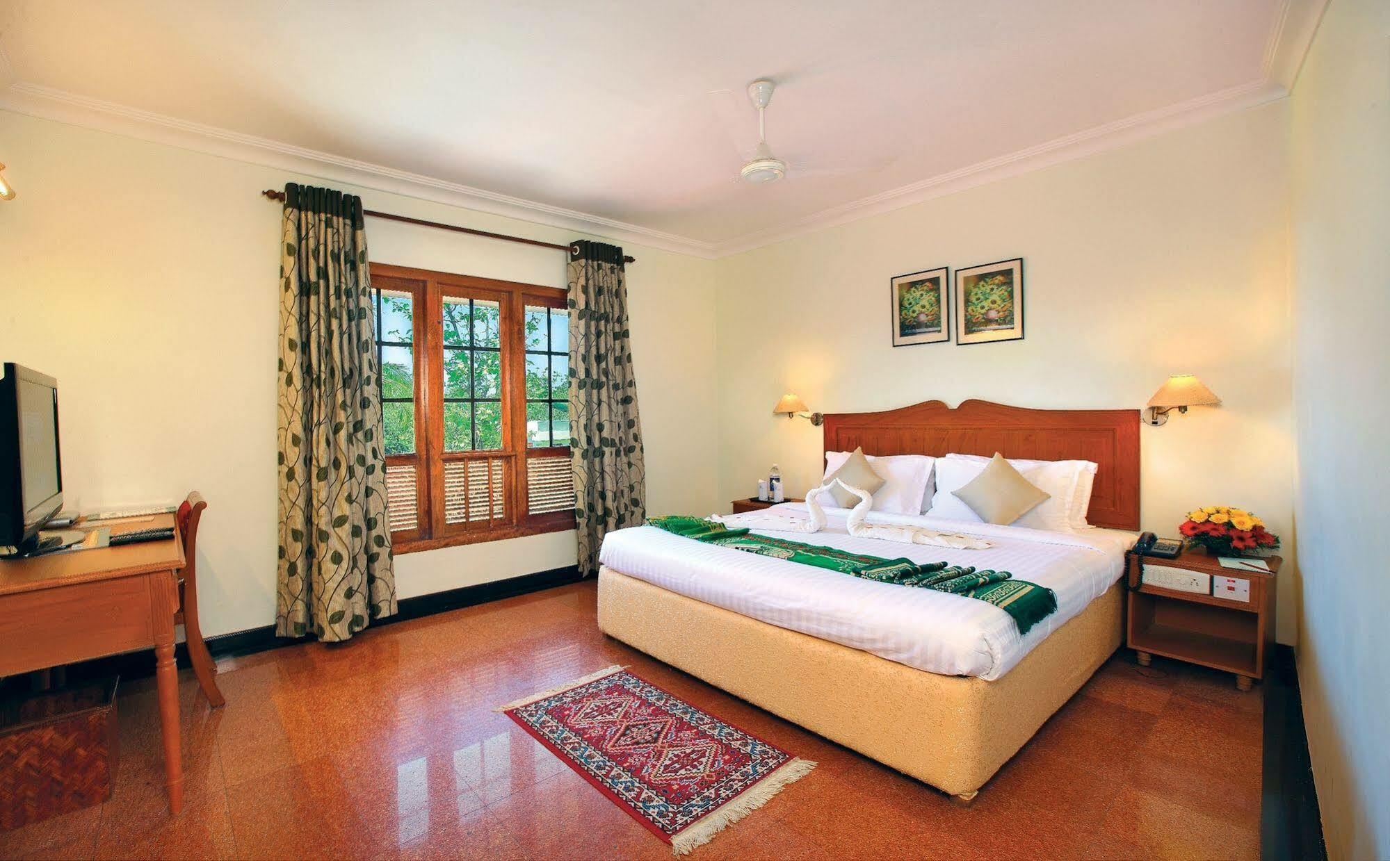 Quality Airport Hotels Nedumbassery Exteriör bild