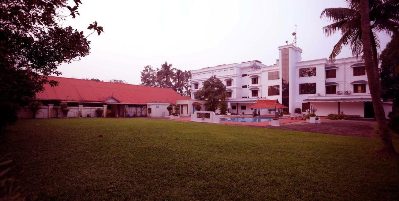 Quality Airport Hotels Nedumbassery Exteriör bild